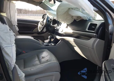 2017 Toyota Highlander Limited z USA, uszkodzony, nr VIN 5TDYZRFH8HS194943